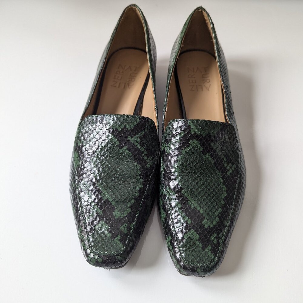 Naturalizer green snake loafers women's size 5.5